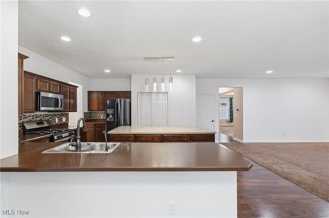 Building Photo - 12120 Edgehill Oval