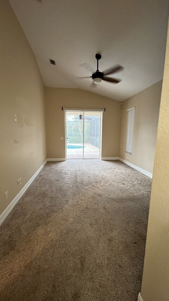 Building Photo - 2506 SW 15th Pl