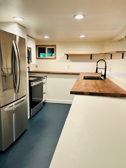 Kitchen - 8300 N Dwight Ave