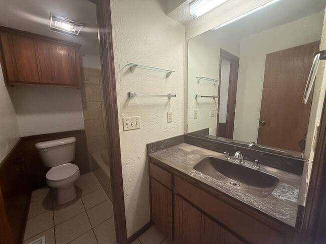 Building Photo - 7407 Kings Manor Ct