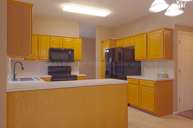 Building Photo - $1,022.50 Off Deposit! Pet Friendly, Spaci...