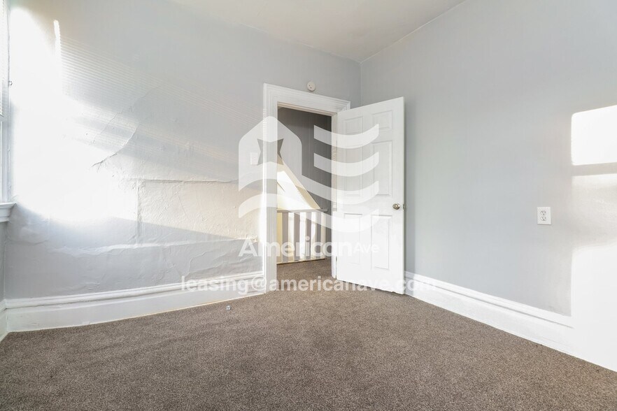 Building Photo - 411 Walter St