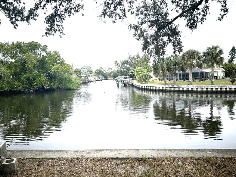 Primary Photo - 9105 Tudor Dr