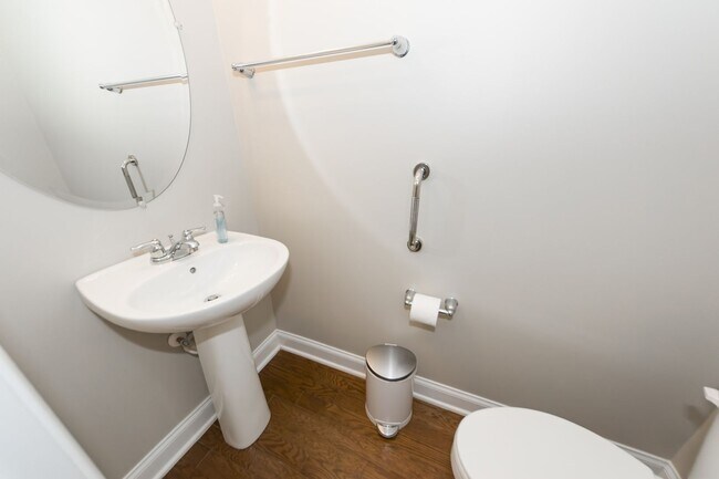 Building Photo - 4 Bedroom 3.5 Bath Townhouse in Kingsbridge at Park West - Mt Pleasant