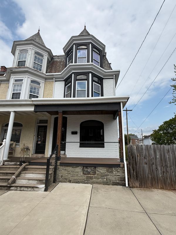 Building Photo - 339 E Philadelphia Ave