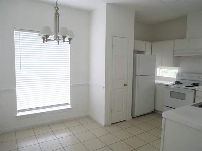 Building Photo - 6289 Wilcrest Dr