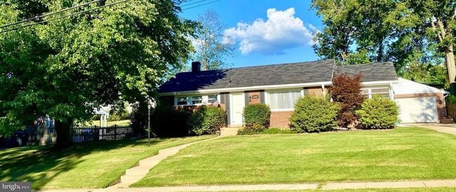 Building Photo - 6201 Hillview Ave