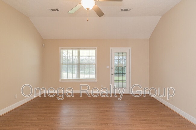 Building Photo - 614 River Birch Dr