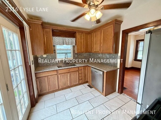 Building Photo - 2316 Lysle Ln