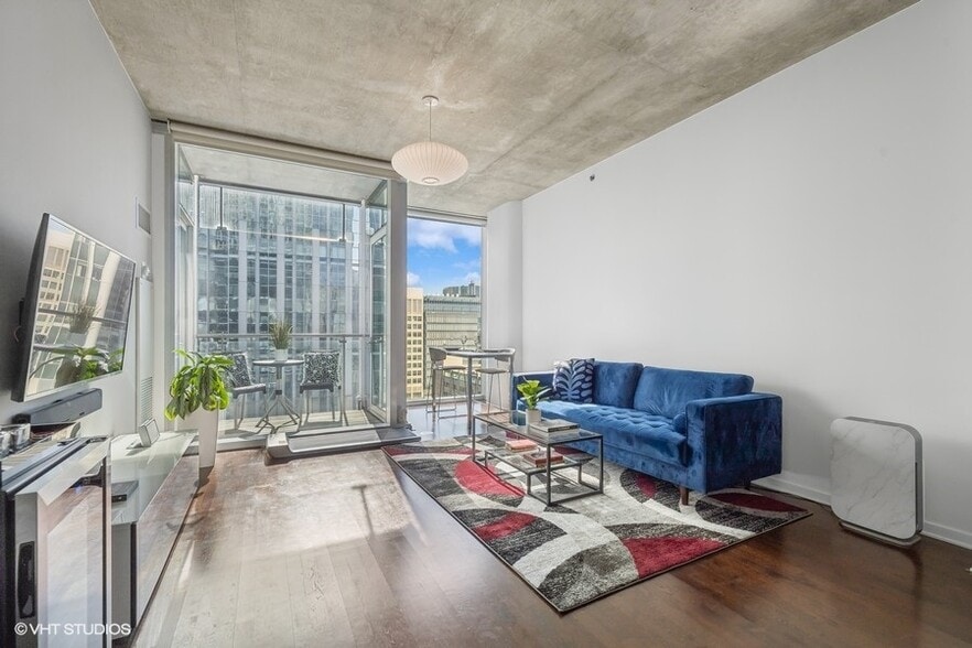 Building Photo - 600 N Fairbanks Ct