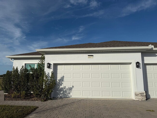Building Photo - 16077 Badalona Dr