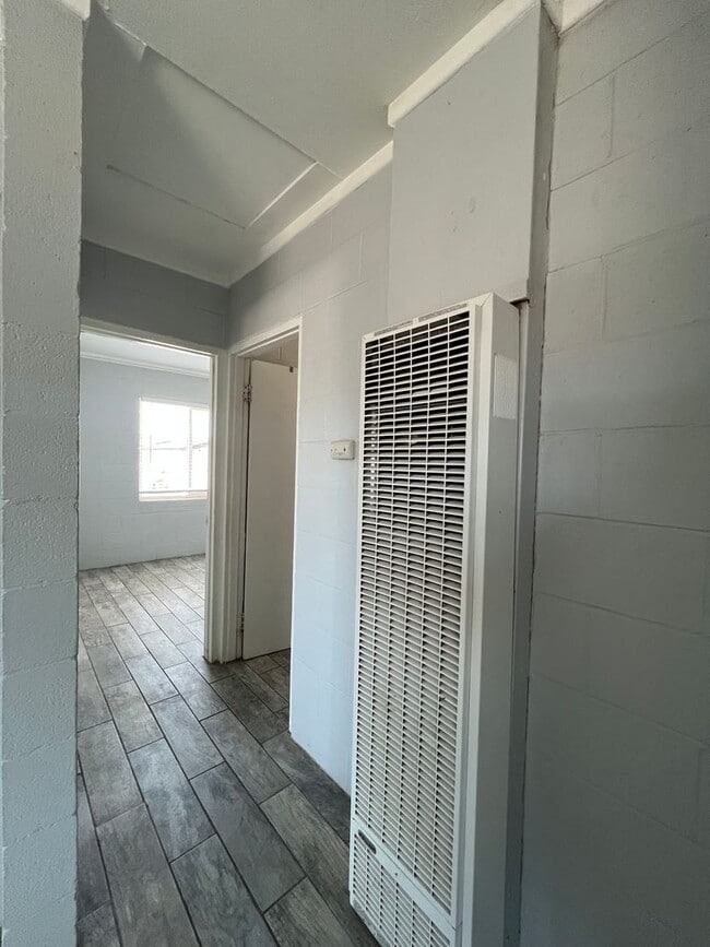 Building Photo - P266