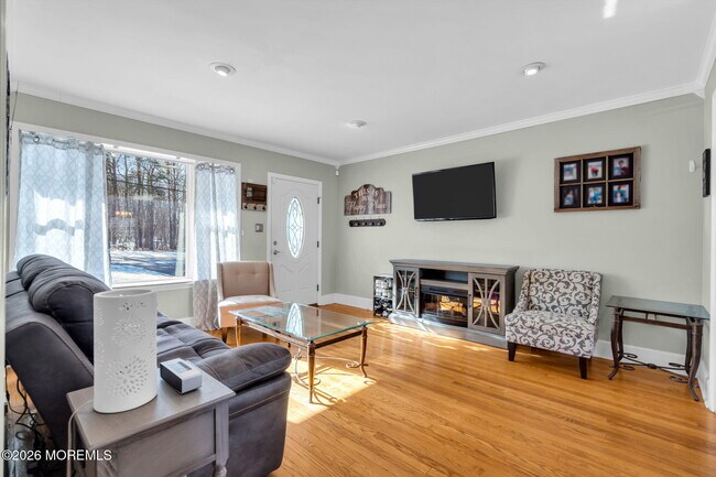 Building Photo - 242 Pennsylvania Ave