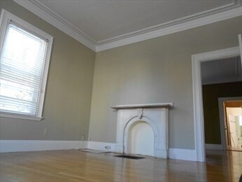 Building Photo - 16 Holbrook St