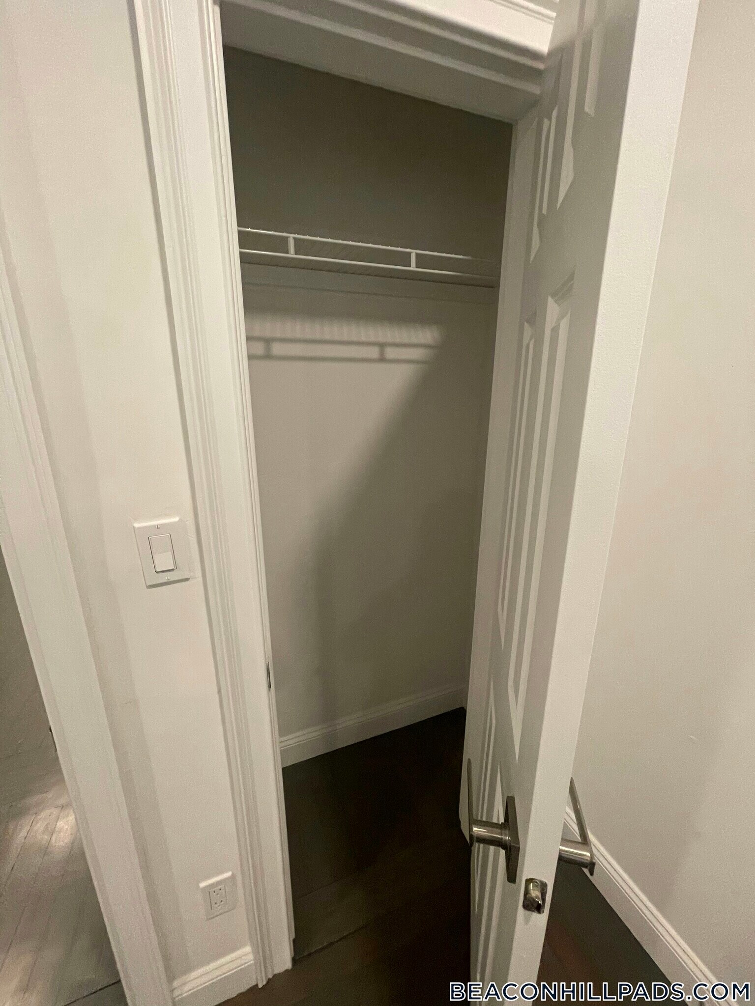 Building Photo - 31 Temple St