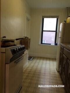 Building Photo - 349 Pleasant St