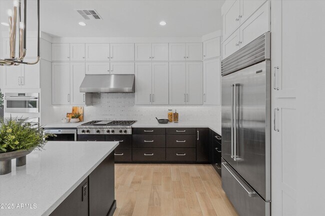 Building Photo - 3890 E Andalusia Ave