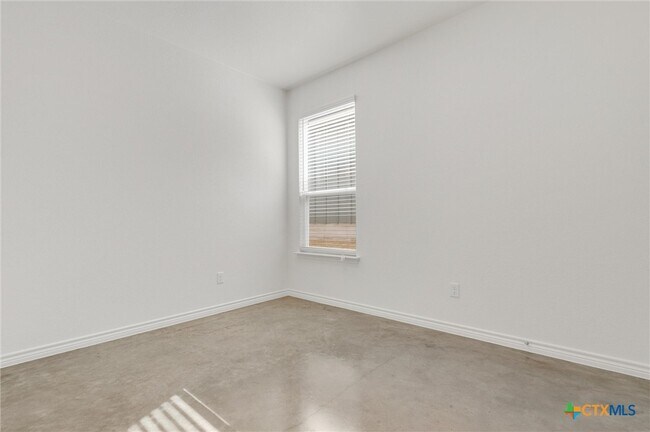 Building Photo - 3902 American Elm Dr