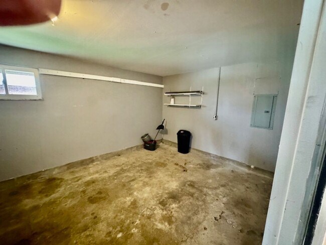 Building Photo - 3 Bedroom, 2 Bath Ranch Home with Garage and Fenced Yard in Huber Heights