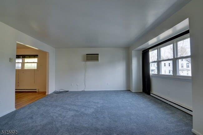 Building Photo - 295 N Park St