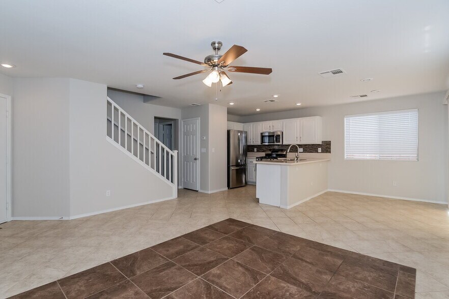 Building Photo - 530 Eresma St