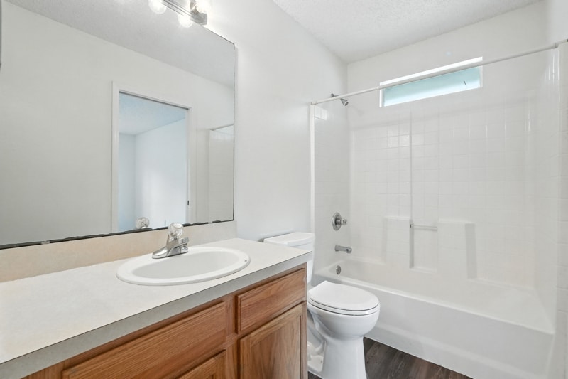 Building Photo - 70 Red Mill Dr