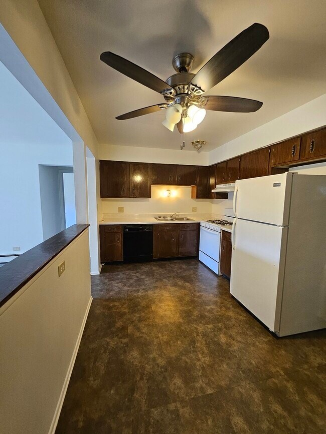 Building Photo - 3723 Salem Walk