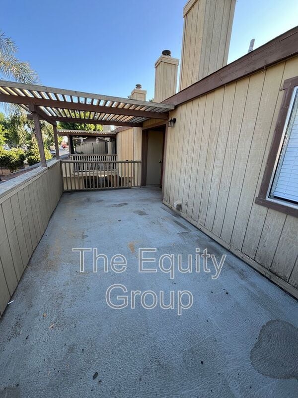 Building Photo - 3926 W Meadow Ave