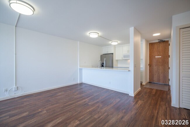 Building Photo - Convenient Honolulu Living – 1 Bedroom with Stunning Views!