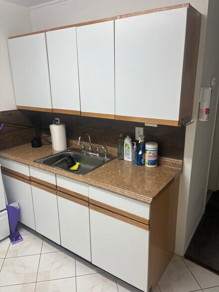 Building Photo - 31 Oaktree Dr