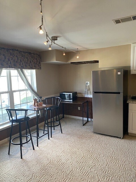 Building Photo - 46416 Springwood Ct