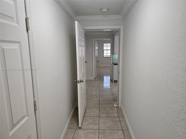 Building Photo - 651 SW 66th Ave