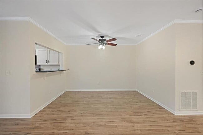 Building Photo - 911 Hollyfax Cir NE