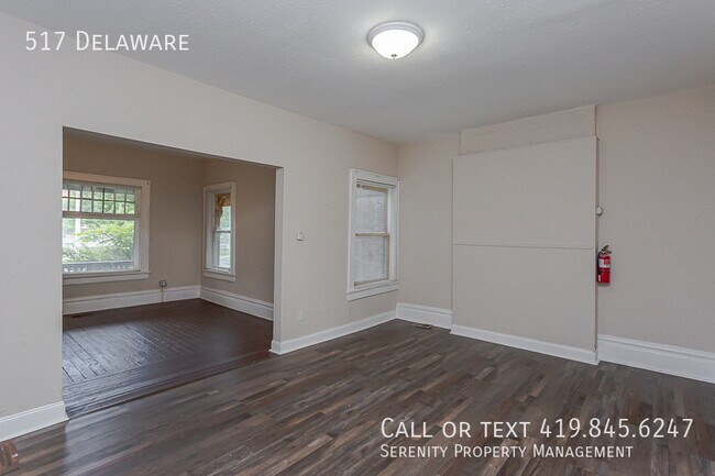 Building Photo - 517 Delaware-