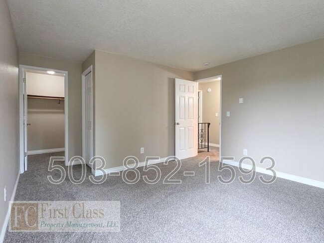 Building Photo - 4325 SE 37th Ave