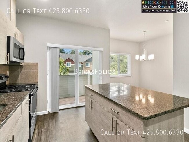 Building Photo - Discover Your Dream Corner Townhome in Olympia