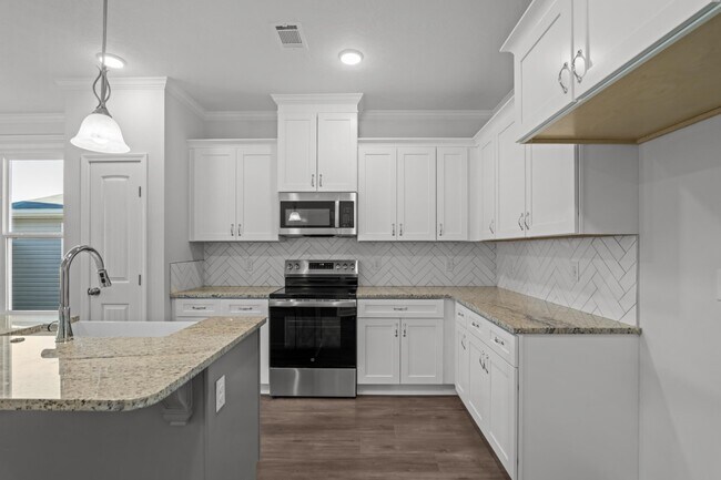 Building Photo - 8163 Snelling Dr