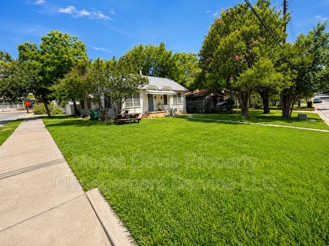 Building Photo - 3300 Robinson Ave