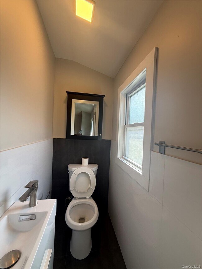 Building Photo - 145-59 107th Ave