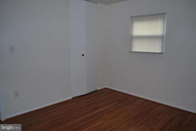 Building Photo - 5614 Duchaine Dr