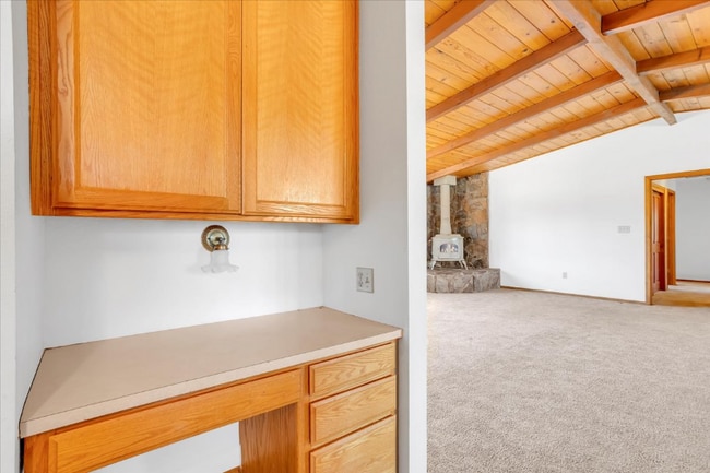 Building Photo - 21179 Hemlock St