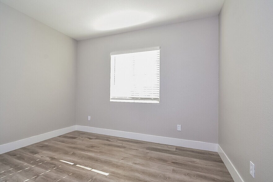 Building Photo - 5159 Mineral Lake Dr