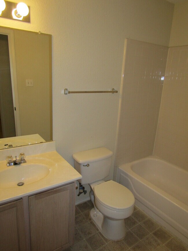 Building Photo - 3913 Haleys Way