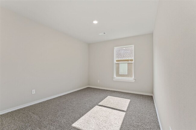 Building Photo - 602 W Cattleman Ct