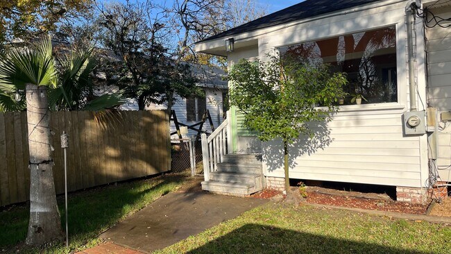 Building Photo - 4623 Avenue N 1/2 Rear