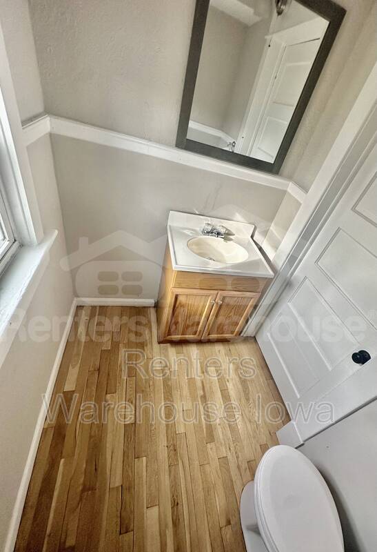 Building Photo - 3114 School St