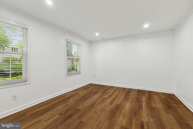 Building Photo - 8326 Briar Creek Dr
