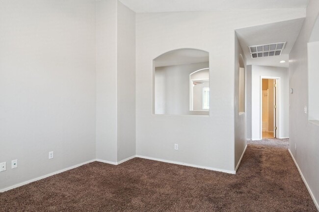 Building Photo - 2711 W Jasper Butte Dr