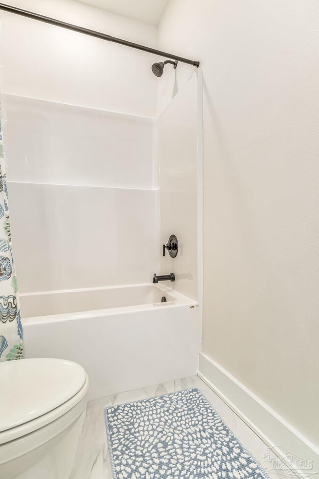 Building Photo - 520 N De Villiers St