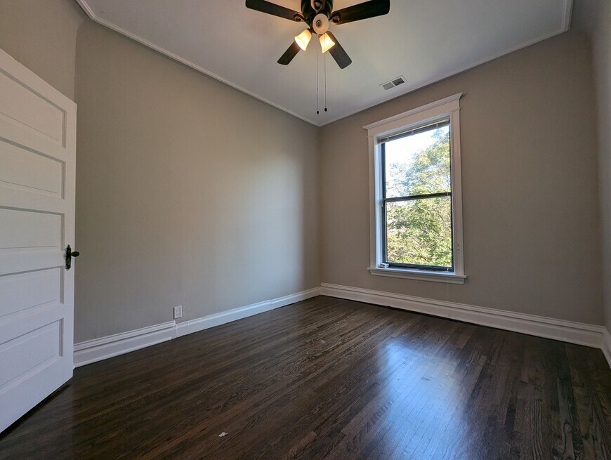 Building Photo - 3824 N Fremont